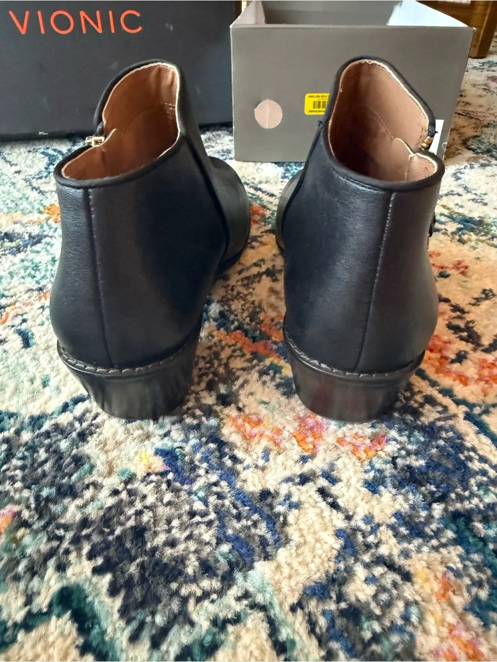 VIONIC Joy Jolene Black Leather Ankle Booties Side Zip Comfort Heels Size 7